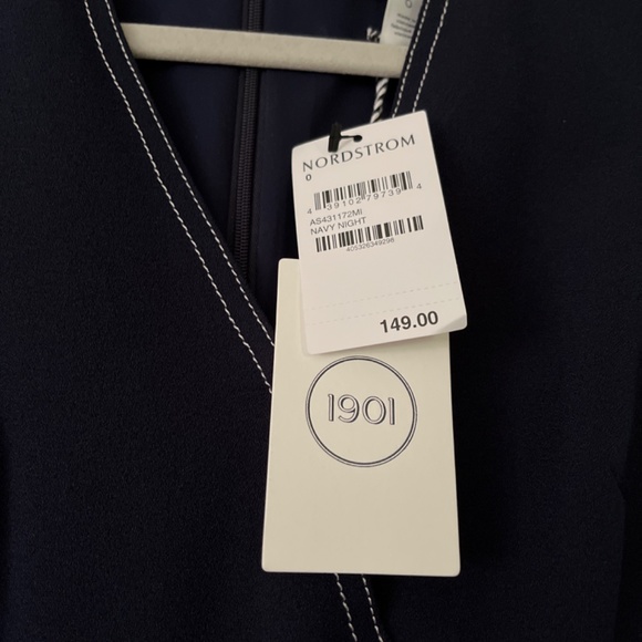 Dress - Picture 4 of 4